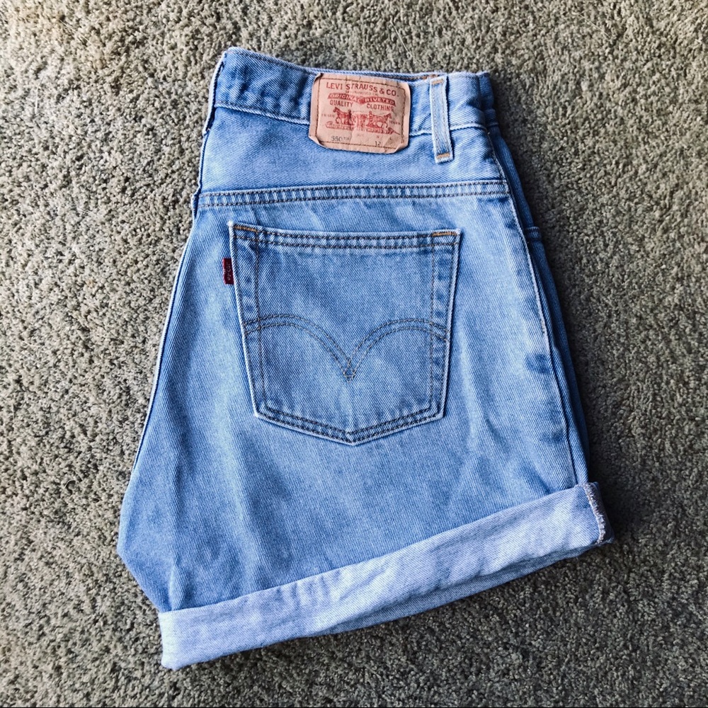 VTG Levi’s High Waisted Jean Shorts